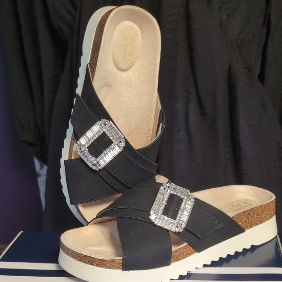 Crown & Ivy Black Sandals with Sparkling Buckle - Picture 4 of 7